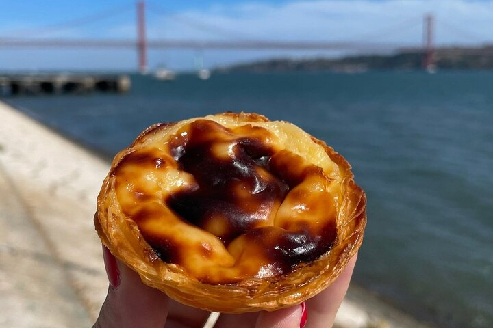 Walking tour in Belém, Lisbon, exploring Jerónimos Monastery and tasting Pastel de Belém, photo 17 | wizardtrip