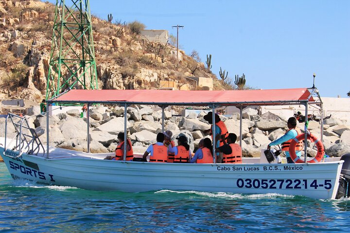 Glass bottom boat tour to the Arch of Cabo San Lucas, Mexico, showcasing marine life and rock formations, photo 7 | wizardtrip