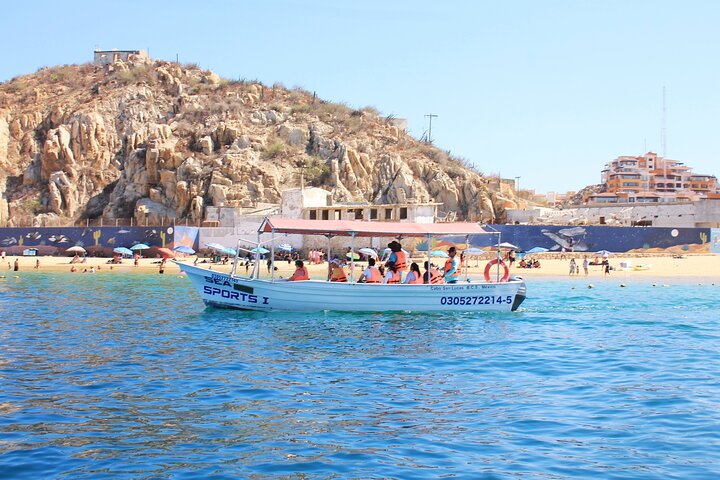 Glass bottom boat tour to the Arch of Cabo San Lucas, Mexico, showcasing marine life and rock formations, photo 8 | wizardtrip