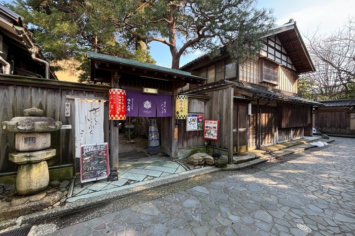 金沢の武家屋敷跡、城、兼六園を巡るウォーキングツアー、写真24 | wizardtrip