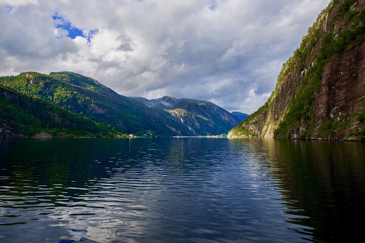 Schilderachtige fjordcruise door Noorse bergen en fjorden nabij Bergen, foto 14 | wizardtrip