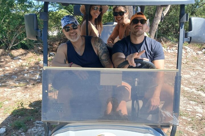 Hyr en golfbil för att utforska Grand Turk, besök stränder och sevärdheter, foto 7 | wizardtrip