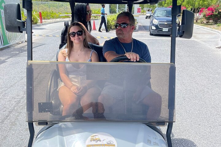 Hyr en golfbil för att utforska Grand Turk, besök stränder och sevärdheter, foto 9 | wizardtrip