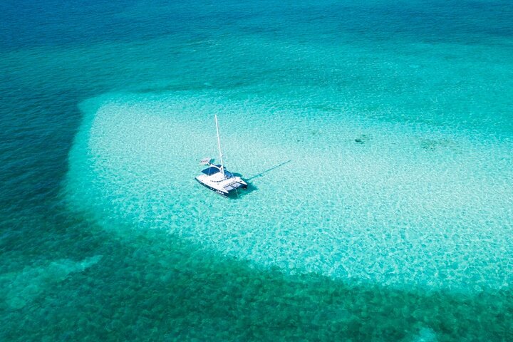 Catamaran Secret Sandbar à Puerto Morelos | wizardtrip