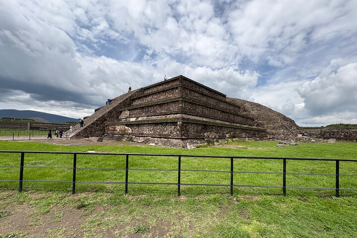 Explora las antiguas pirámides de Teotihuacán en un tour VIP sin paradas comerciales, foto 13 | wizardtrip