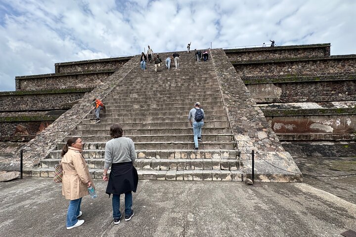Explora las antiguas pirámides de Teotihuacán en un tour VIP sin paradas comerciales, foto 21 | wizardtrip