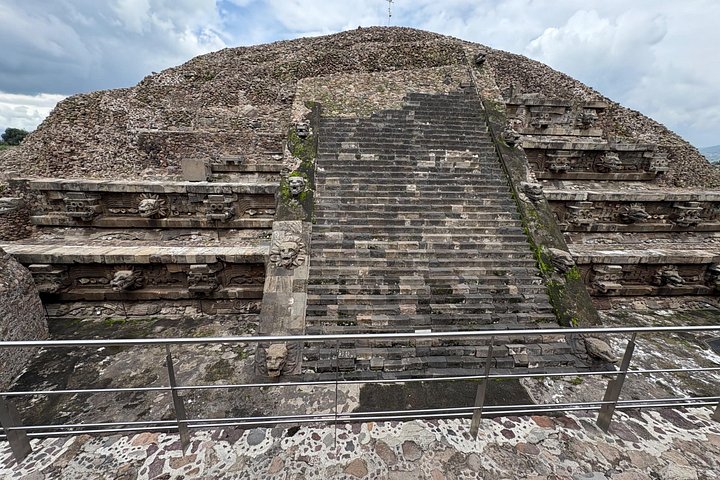 Explora las antiguas pirámides de Teotihuacán en un tour VIP sin paradas comerciales, foto 22 | wizardtrip