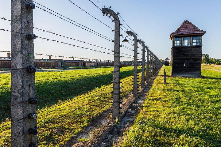 Guided tour of the Auschwitz-Birkenau Memorial and Museum from Krakow, Poland, photo 6 | wizardtrip