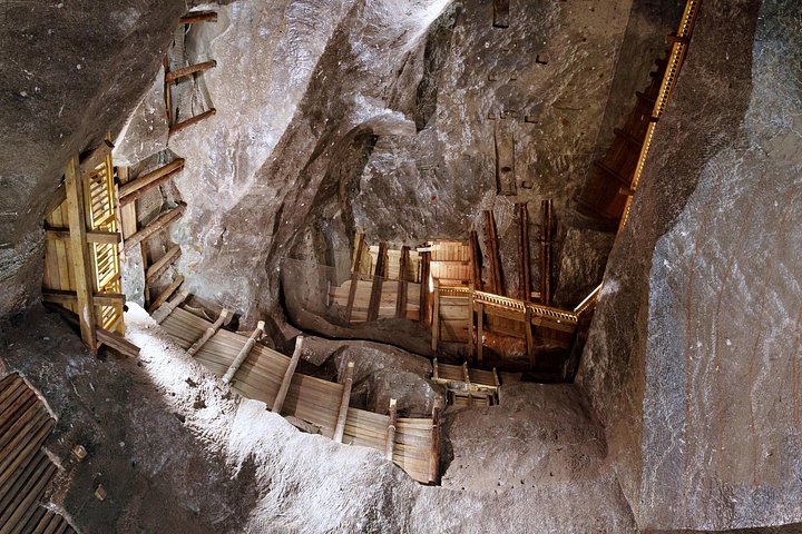 Explore the stunning underground world of the Wieliczka Salt Mine near Krakow, Poland, photo 25 | wizardtrip