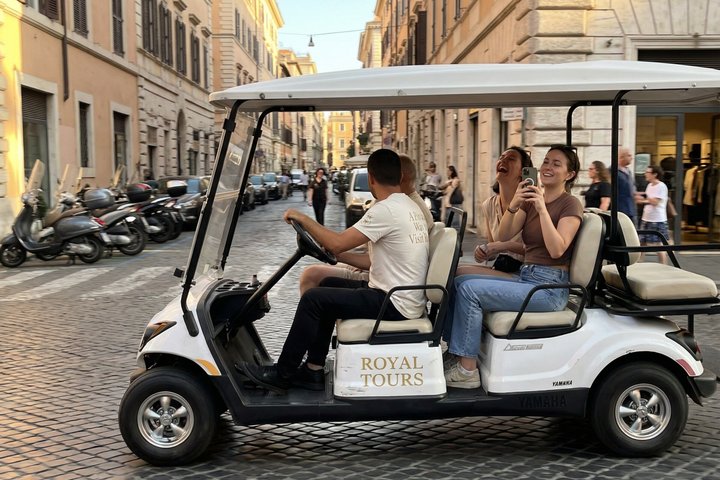 Privat golftur, der udforsker Roms ikoniske vartegn som Colosseum og Trevi-fontænen, foto 8 | wizardtrip