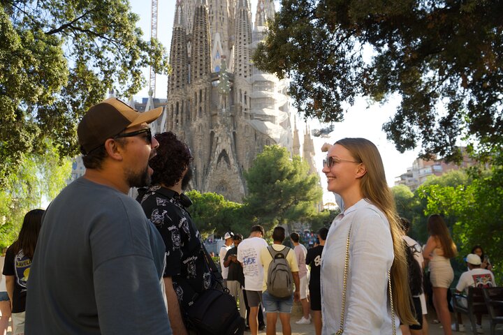 Passeio a pé pela arquitetura Gaudí de Barcelona e degustação de doces, foto 8 | wizardtrip