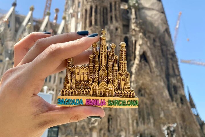 Passeio a pé pela arquitetura Gaudí de Barcelona e degustação de doces, foto 16 | wizardtrip