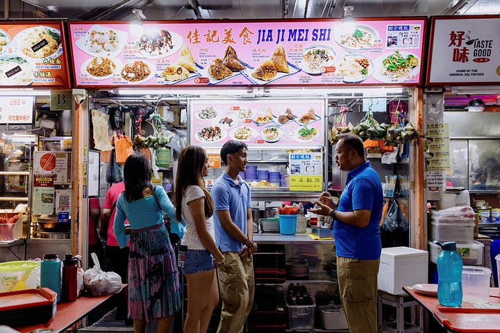 Un tour gastronomico guidato attraverso i vivaci centri hawker di Singapore, che mostra piatti locali e cultura culinaria, foto 9 | wizardtrip