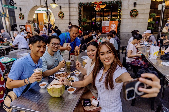Un tour gastronomico guidato attraverso i vivaci centri hawker di Singapore, che mostra piatti locali e cultura culinaria, foto 11 | wizardtrip
