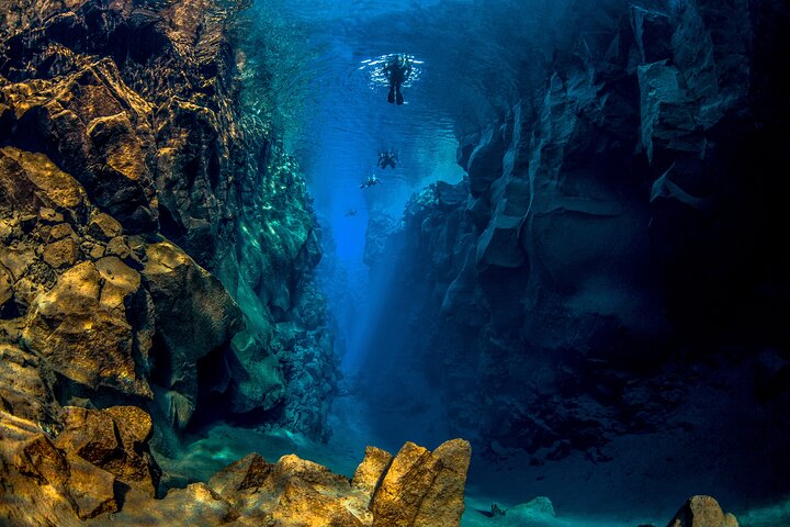 Snorkeling dans la fissure de Silfra avec photos sous-marines depuis Reykjavík | wizardtrip