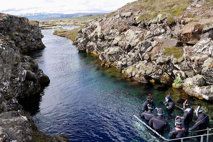 Snorkel in het kristalheldere water van de Silfra-kloof, IJsland, tussen tektonische platen, foto 10 | wizardtrip