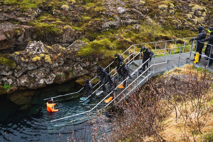 アイスランドのシルフラ割れ目の透き通った水で、大陸間をシュノーケリング、写真9 | wizardtrip