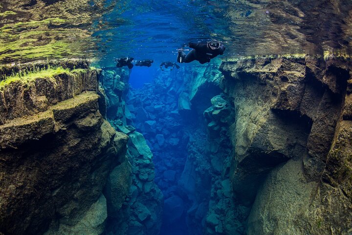 アイスランドのシルフラ割れ目の透き通った水で、大陸間をシュノーケリング、写真12 | wizardtrip