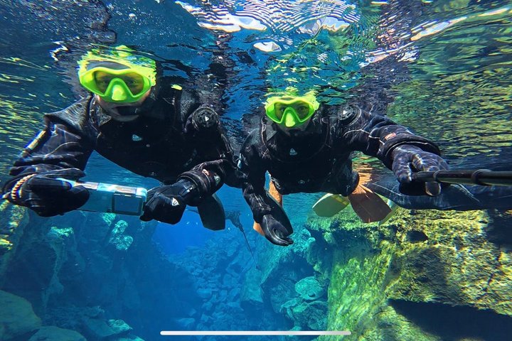 アイスランドのシルフラ割れ目の透き通った水で、大陸間をシュノーケリング、写真15 | wizardtrip