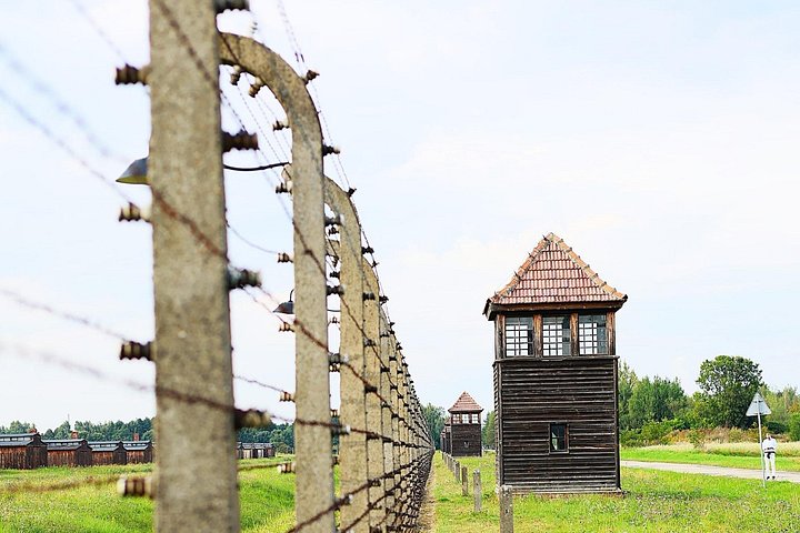 Guided tour of Auschwitz-Birkenau Memorial and Museum from Krakow with hotel pickup, photo 9 | wizardtrip