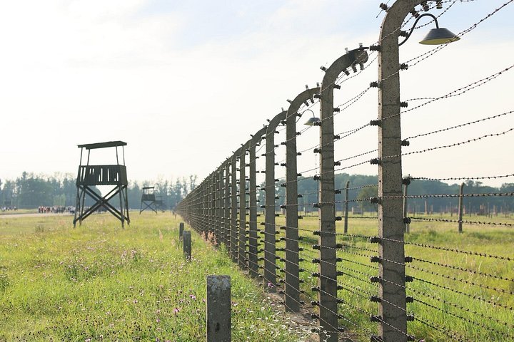 Guided tour of Auschwitz-Birkenau Memorial and Museum from Krakow with hotel pickup, photo 10 | wizardtrip