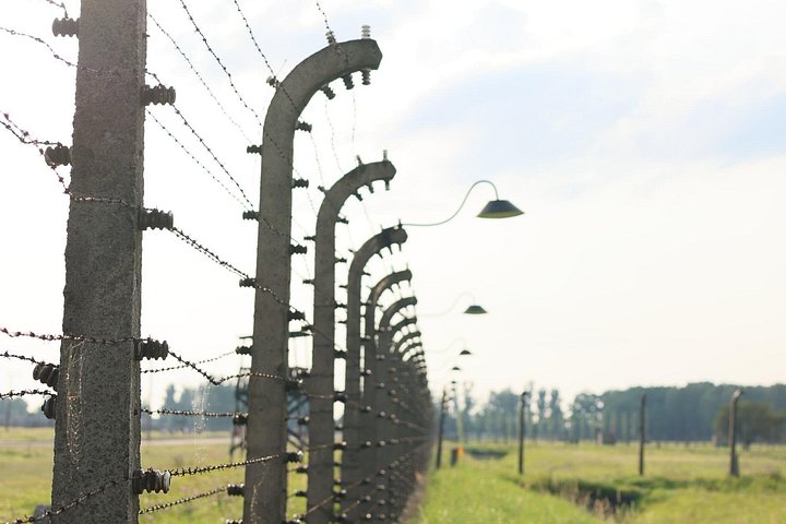 Guided tour of Auschwitz-Birkenau Memorial and Museum from Krakow with hotel pickup, photo 11 | wizardtrip