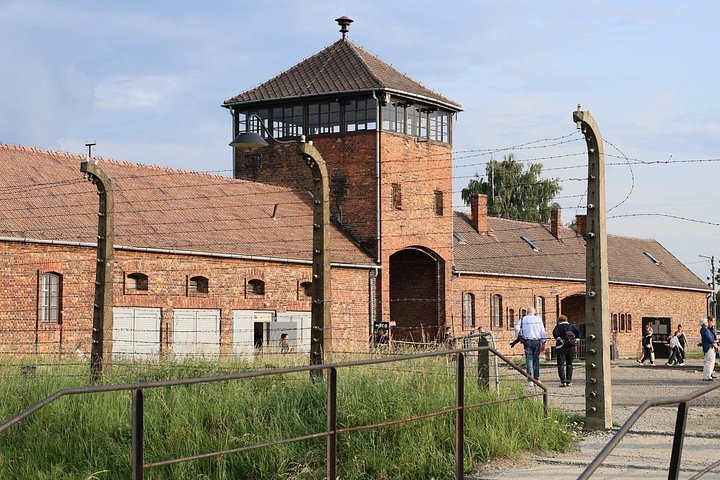 Guided tour of Auschwitz-Birkenau Memorial and Museum from Krakow with hotel pickup, photo 14 | wizardtrip