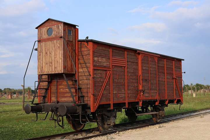Guided tour of Auschwitz-Birkenau Memorial and Museum from Krakow with hotel pickup, photo 19 | wizardtrip