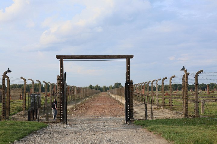 Guided tour of Auschwitz-Birkenau Memorial and Museum from Krakow with hotel pickup, photo 20 | wizardtrip