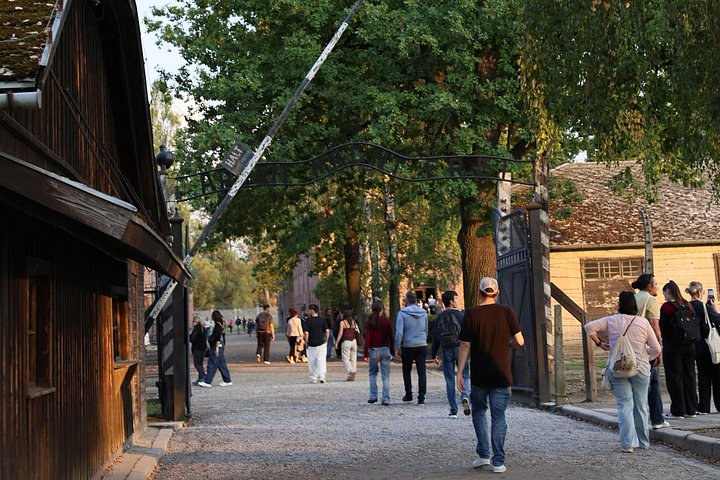 Guided tour of Auschwitz-Birkenau Memorial and Museum from Krakow with hotel pickup, photo 28 | wizardtrip