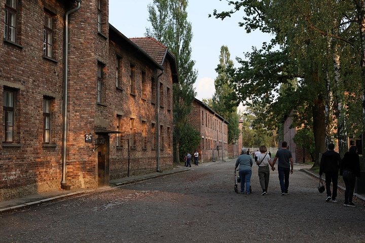 Guided tour of Auschwitz-Birkenau Memorial and Museum from Krakow with hotel pickup, photo 30 | wizardtrip