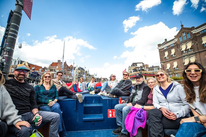 Njut av en naturskön kanalkryssning i Amsterdam med livekommentarer och obegränsade drycker ombord på en lyxbåt, foto 6 | wizardtrip