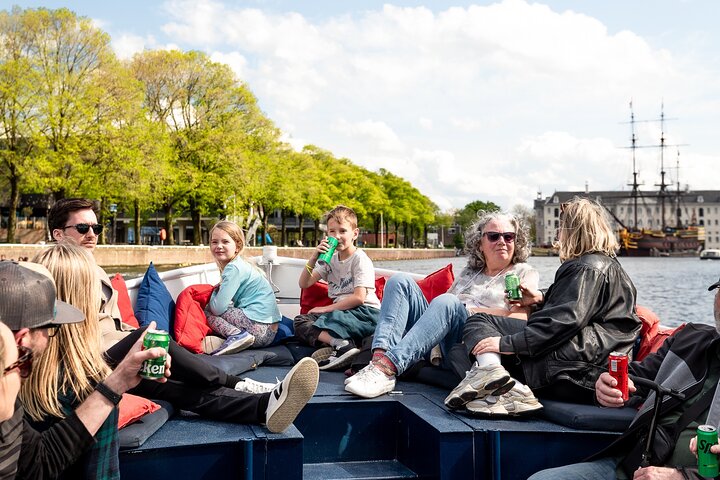 Njut av en naturskön kanalkryssning i Amsterdam med livekommentarer och obegränsade drycker ombord på en lyxbåt, foto 11 | wizardtrip