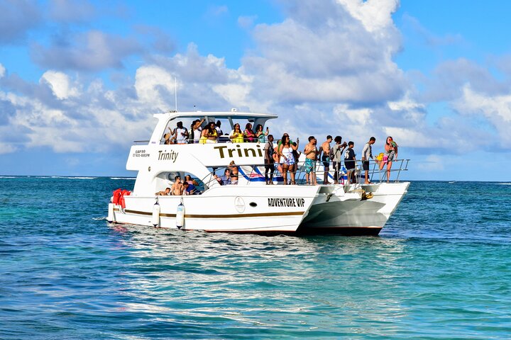 Bateau de fête Hip Hop exclusif à Punta Cana avec bar à volonté *Adultes seulement | wizardtrip
