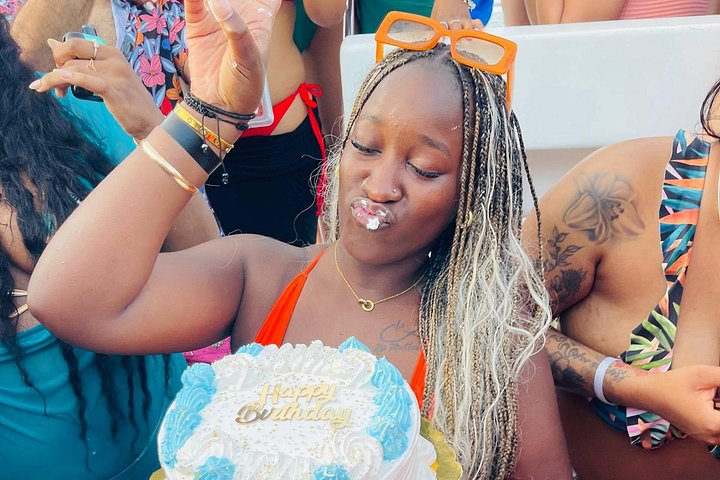 Cruzeiro de barco de festa Hip Hop apenas para adultos em Punta Cana com open bar e paragem em banco de areia, foto 44 | wizardtrip