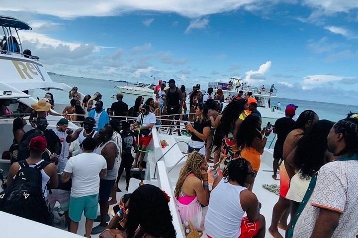Cruzeiro de barco de festa Hip Hop apenas para adultos em Punta Cana com open bar e paragem em banco de areia, foto 49 | wizardtrip