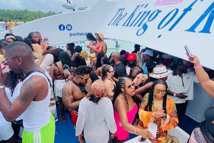 Cruzeiro de barco de festa Hip Hop apenas para adultos em Punta Cana com open bar e paragem em banco de areia, foto 50 | wizardtrip