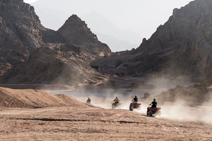 Aventura de quadriciclo e passeio de camelo no deserto de Sharm El Sheikh com vistas para a Montanha do Eco, foto 9 | wizardtrip