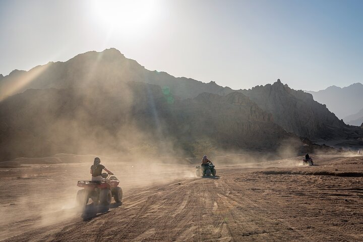Aventura de quadriciclo e passeio de camelo no deserto de Sharm El Sheikh com vistas para a Montanha do Eco, foto 12 | wizardtrip