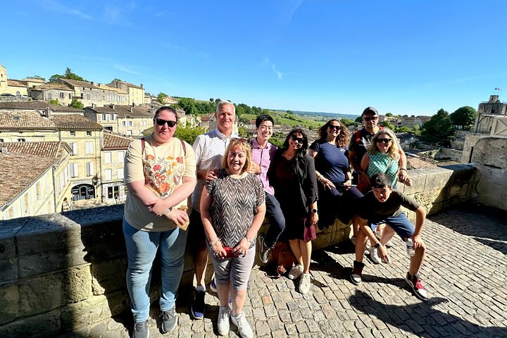 Electric bike tour through Saint-Emilion vineyards with wine tasting and chateau lunch from Bordeaux, photo 6 | wizardtrip