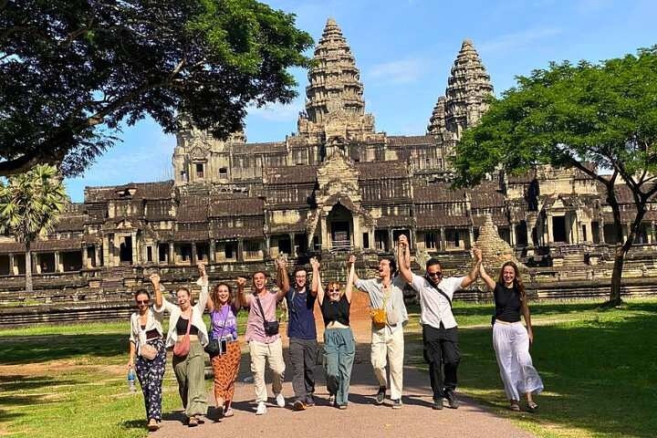 Explore ancient temples and witness a stunning sunset on a small group tour in Siem Reap, Cambodia, photo 13 | wizardtrip