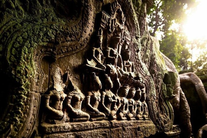 Explore ancient temples and witness a stunning sunset on a small group tour in Siem Reap, Cambodia, photo 22 | wizardtrip