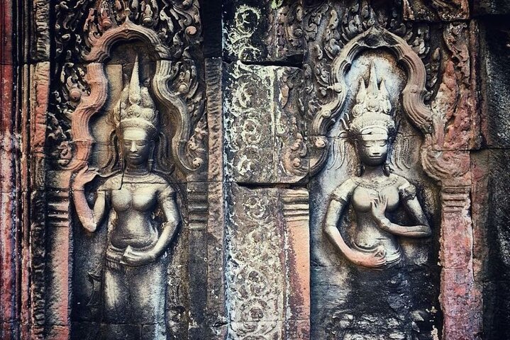 Explore ancient temples and witness a stunning sunset on a small group tour in Siem Reap, Cambodia, photo 30 | wizardtrip