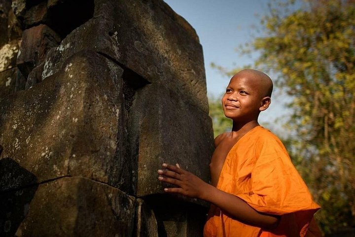 Explore ancient temples and witness a stunning sunset on a small group tour in Siem Reap, Cambodia, photo 32 | wizardtrip