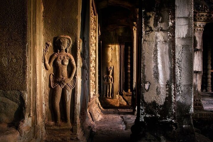 Explore ancient temples and witness a stunning sunset on a small group tour in Siem Reap, Cambodia, photo 33 | wizardtrip