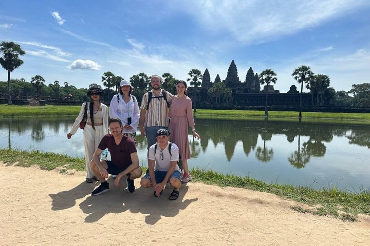 Explore ancient temples and witness a stunning sunset on a small group tour in Siem Reap, Cambodia, photo 44 | wizardtrip