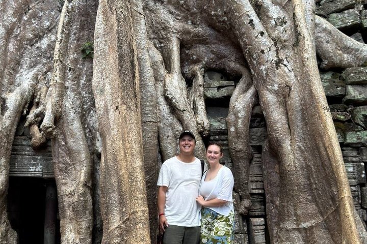 Explore ancient temples and witness a stunning sunset on a small group tour in Siem Reap, Cambodia, photo 45 | wizardtrip