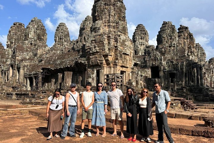Explore ancient temples and witness a stunning sunset on a small group tour in Siem Reap, Cambodia, photo 46 | wizardtrip
