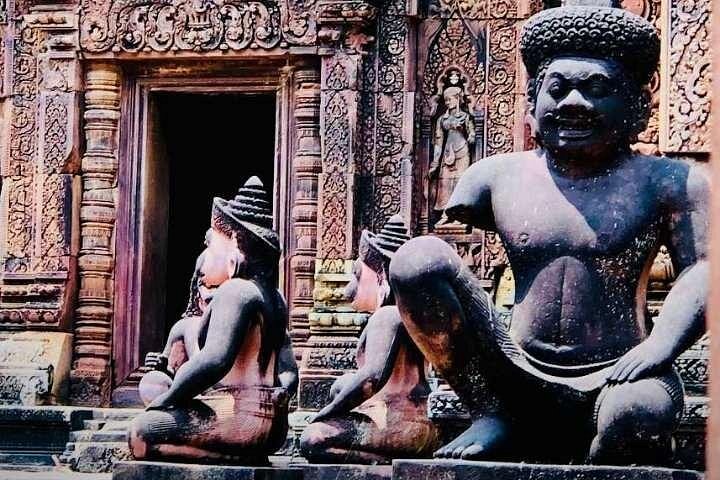 Heldagstur til Banteay Srei og fem andre gamle templer nær Siem Reap, Cambodja, foto 19 | wizardtrip