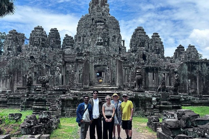 Lever de soleil sur le complexe emblématique du temple d'Angkor Wat à Siem Reap, Cambodge, photo 8 | wizardtrip